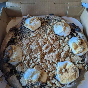 S'mores pizza!! Enough said!!