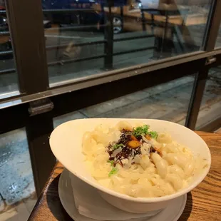Mac &amp; Cheese with bacon jam