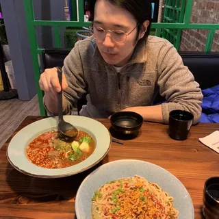 132. Spicy Beef & Tendon Noodles Soup