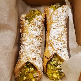 Canolis