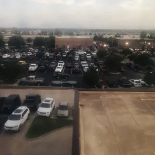 Pic 1 of cars from Twin Peaks overflowing into hotel parking.