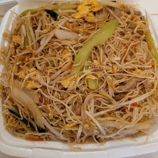 a plate of noodles