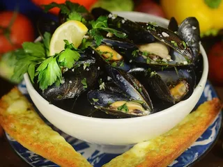 Bennett's Kitchen Bar Market