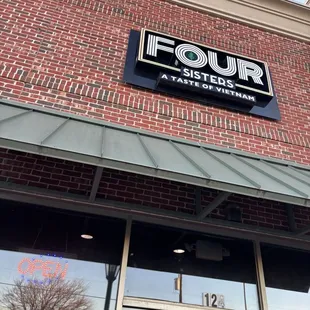 It&apos;s a small venue on a shopping strip on Holland &amp; 360.