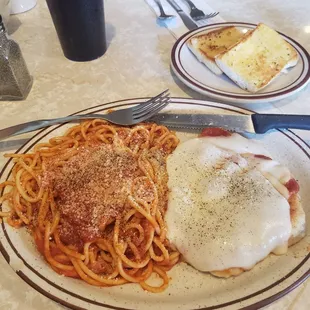 Chicken parmesan and spaghetti