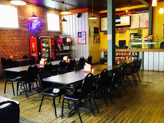 Campys Pizza & 6 Pack Shop