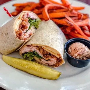 Turkey, bacon and Gouda wrap
