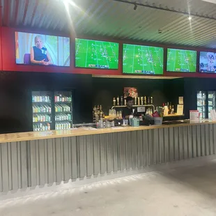 Full bar but no snacks so bring your own.