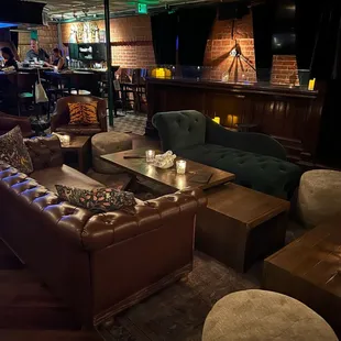 Fox &amp; Farrow lounge