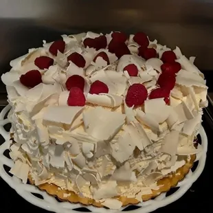 White chocolate raspberry torte