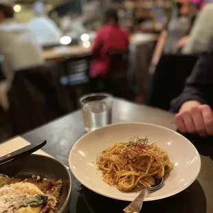 spaghetti con vongole (clam spaghetti, $25): star dish of the night