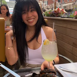 Toni R.
