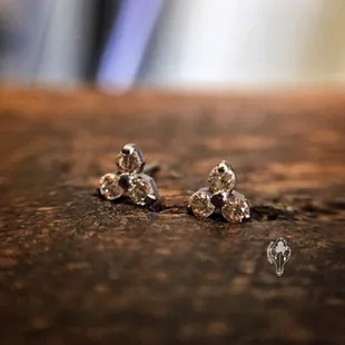 Threadless trinity ends