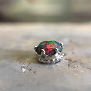 Anatometal 18k white gold queen crown with black opal