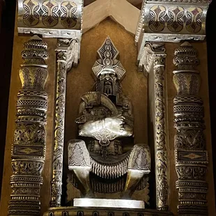 Statue