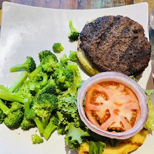 Hamburger with broccoli