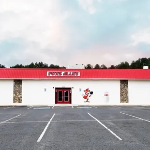 Fox's Alley! Eat. Drink. Bowl. Open Late!