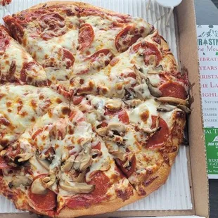 Medium pepperoni,.half mushroom.