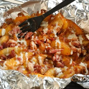 Bacon cheddar fries