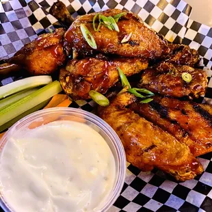 BBQ and Spicy teriyaki wings