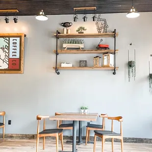 Great industrial (consistent) decor