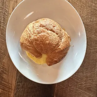 Egg, ham and cheese croissant