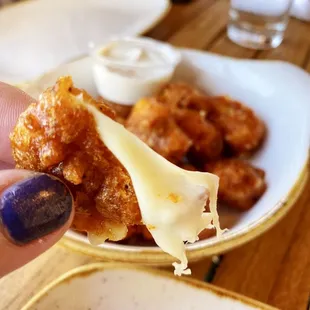Cheese curd - cheese pull