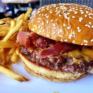 Foxtown Burger with bacon and onion jam