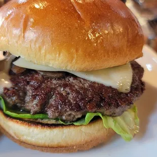 Hamilton's Mushroom Swiss Burger