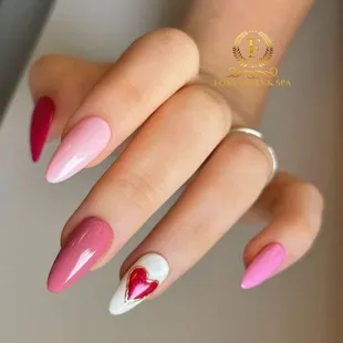 Nail salon in El Paso, Texas