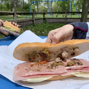 Mufaletta sandwich (large)