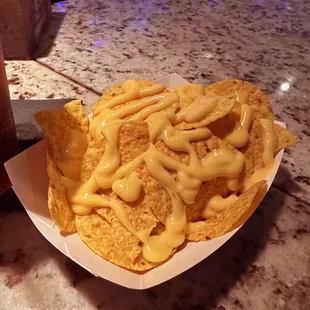 Nachos with cheese