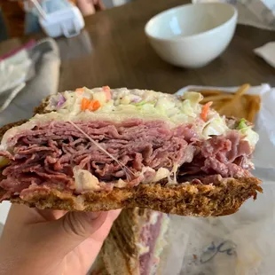 Everybody Loves Raymond (corned beef, swiss cheese, coleslaw, Russian dressing)