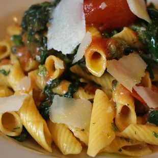 pasta dish, pasta, food