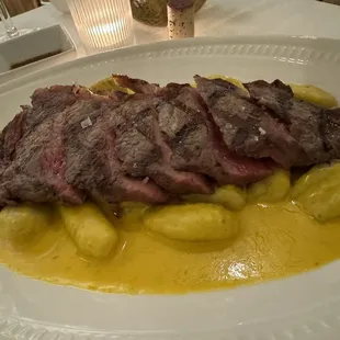 New York strip (angus) / gnocchi