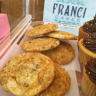 Chocolate Chip Cheesecake Cookies. Yes!