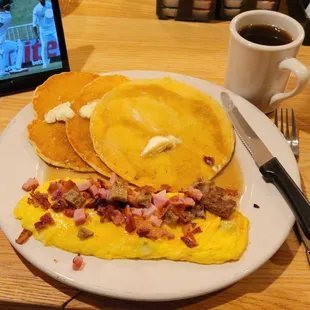 pancakes with bacon and eggs