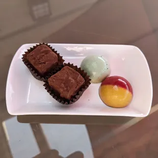 2 dark truffles, lime dark chocolate (green), passion fruit and something else - all delicious