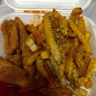Fish with garlic fries