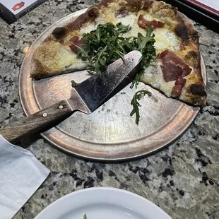 Prosciutto e Arugula Pizza