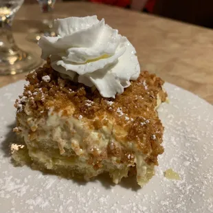 Toasted almond creme