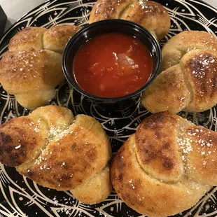 Garlic knots