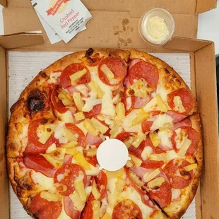 Small Pizza (pepperoni, ham and pineapple)