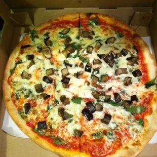 Large pizza w/ eggplant &amp; spinach