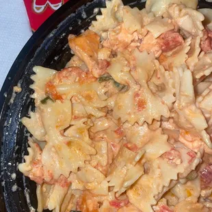 takeout pasta had hair in it