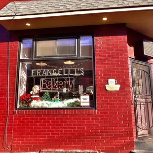 Frangelli&apos;s Bakery storefront