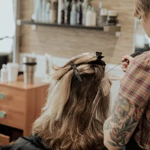 Classic foiling for partial and full highlights.