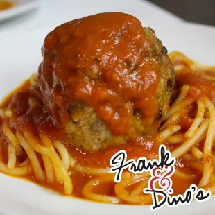 a plate of spaghetti and meatballs