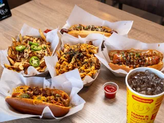 Frank & Furter’s Handcrafted Hot Dogs