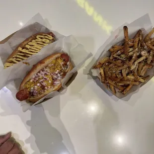 Garlic Fries / Soul Of Memphis / Coney Hotdog